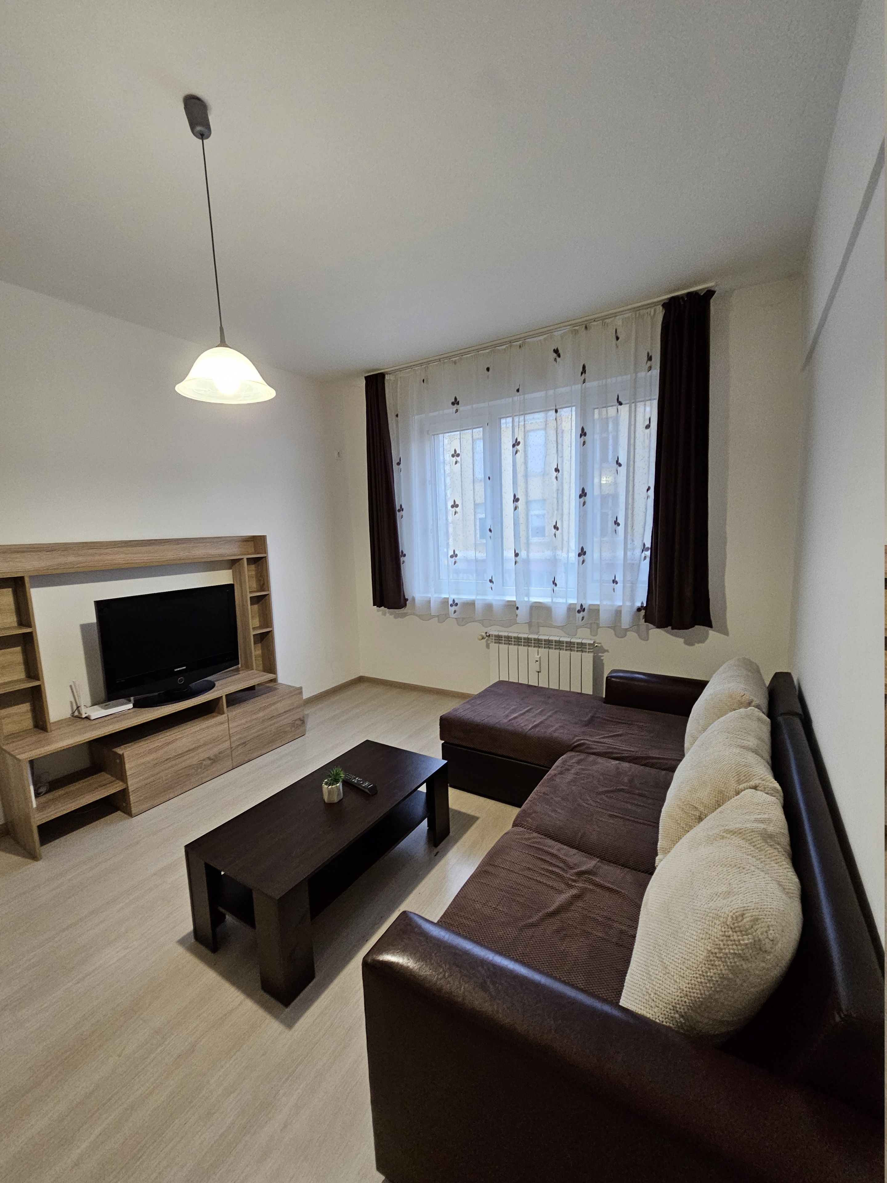 Lion’s bridge 1bdrm apartment 
